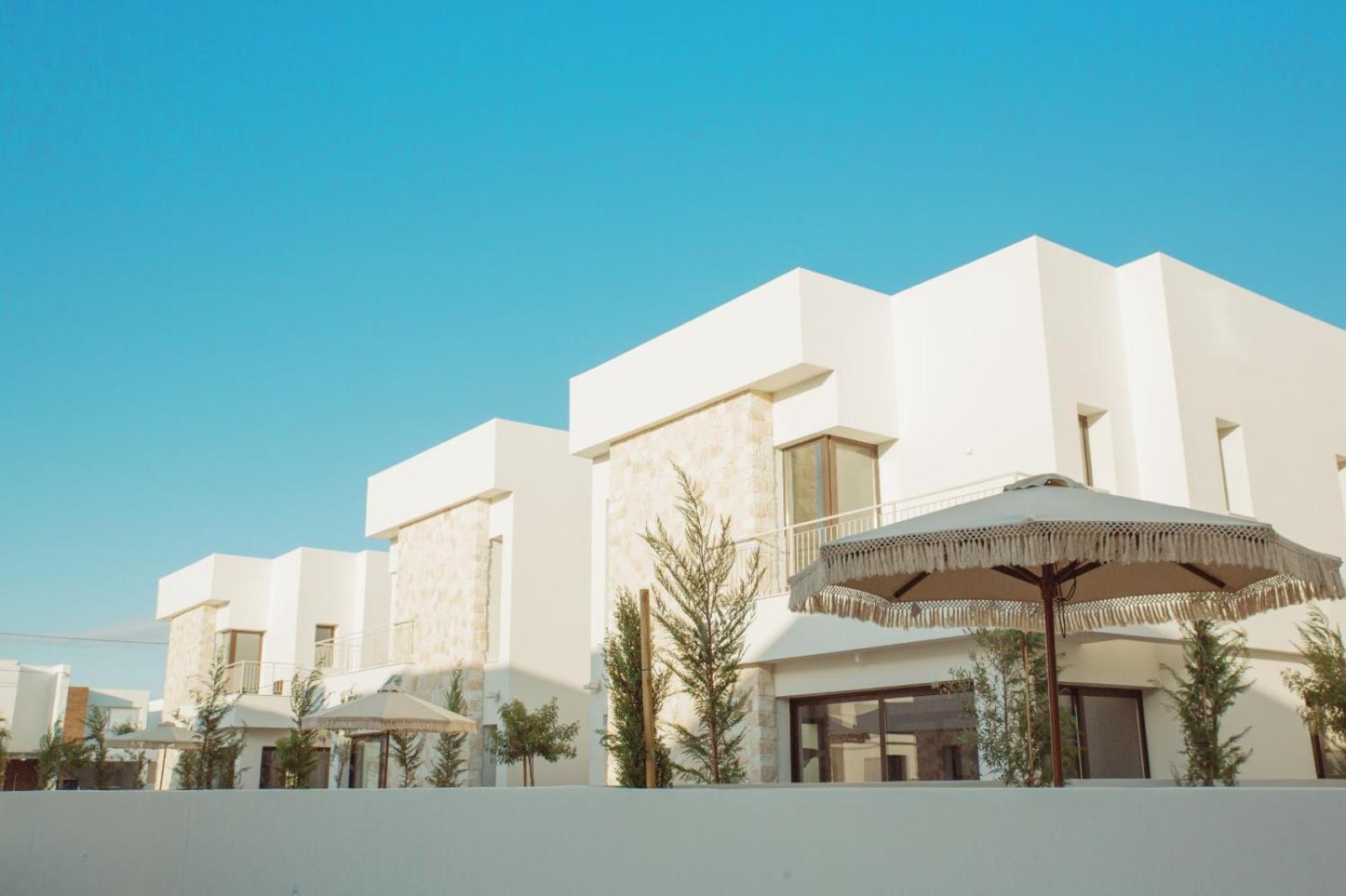 Liv & Co Suites & Villas Oroklini Exterior photo